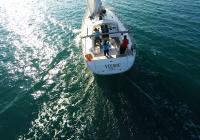 barcha a vela bavaria 46 da sopra yacht a vela pozzetto ponte in teak